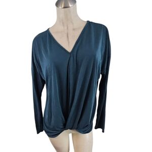 3/$25 Seraphic Size M Elegant Teal V-Neck Women's Top